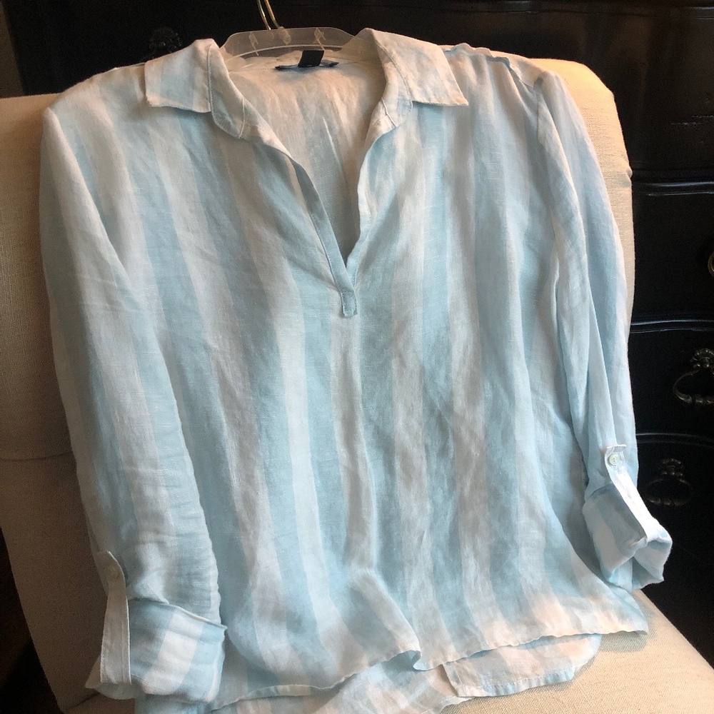 Casual linen top with collar